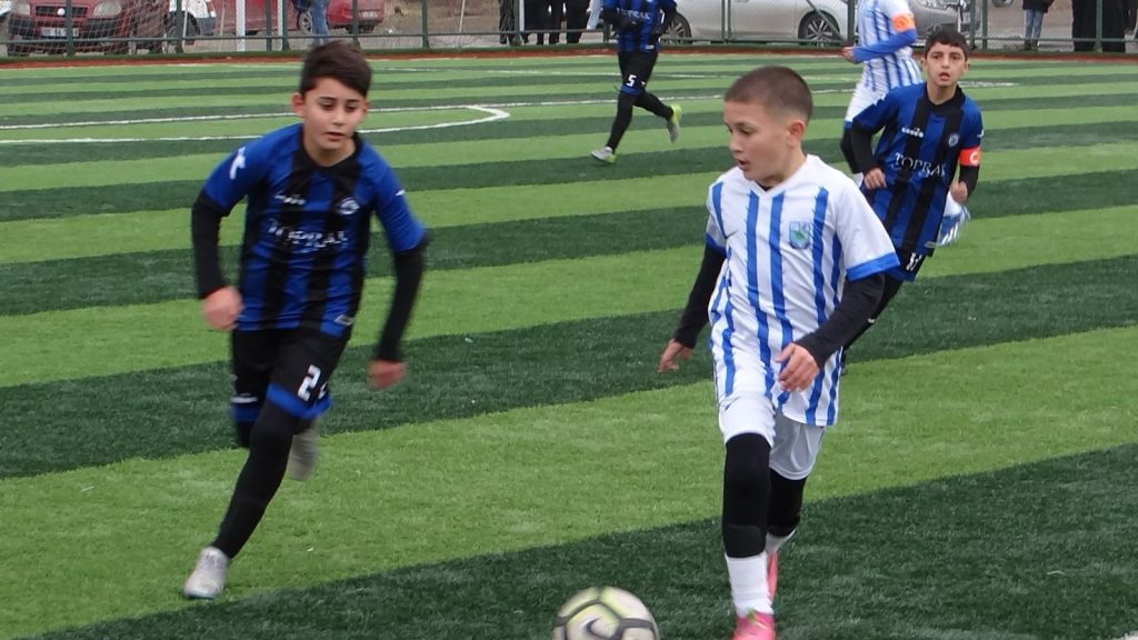 ÜFK U-12 LİGİNDE FİNALDE! a1 16