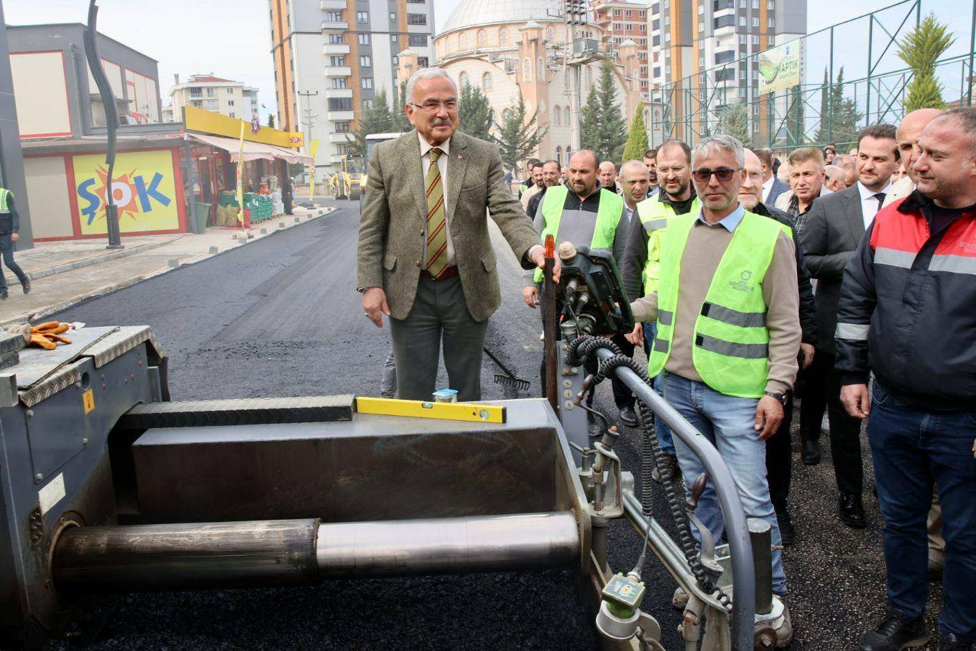 BÜYÜKŞEHİR FATSA’DA ŞANTİYE KURDU GÜÇLÜ ALT YAPI, UZUN ÖMÜRLÜ YOLLAR