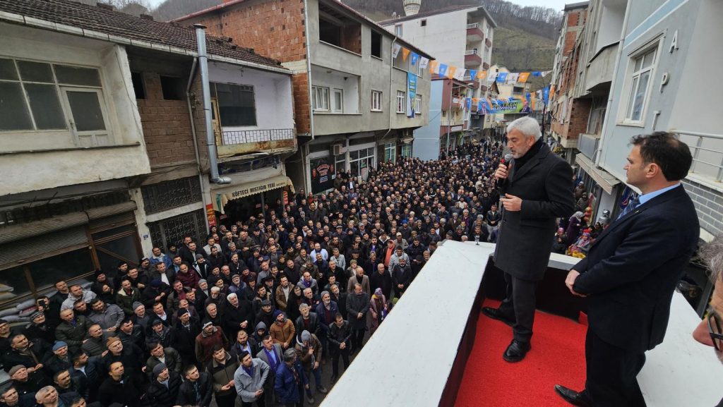 ENVER YILMAZ’DAN TEPEALAN’DA TARİHİ MİTİNGENVER YILMAZ SEVGİSİ ÇIĞ GİBİ BÜYÜYOR a3 9