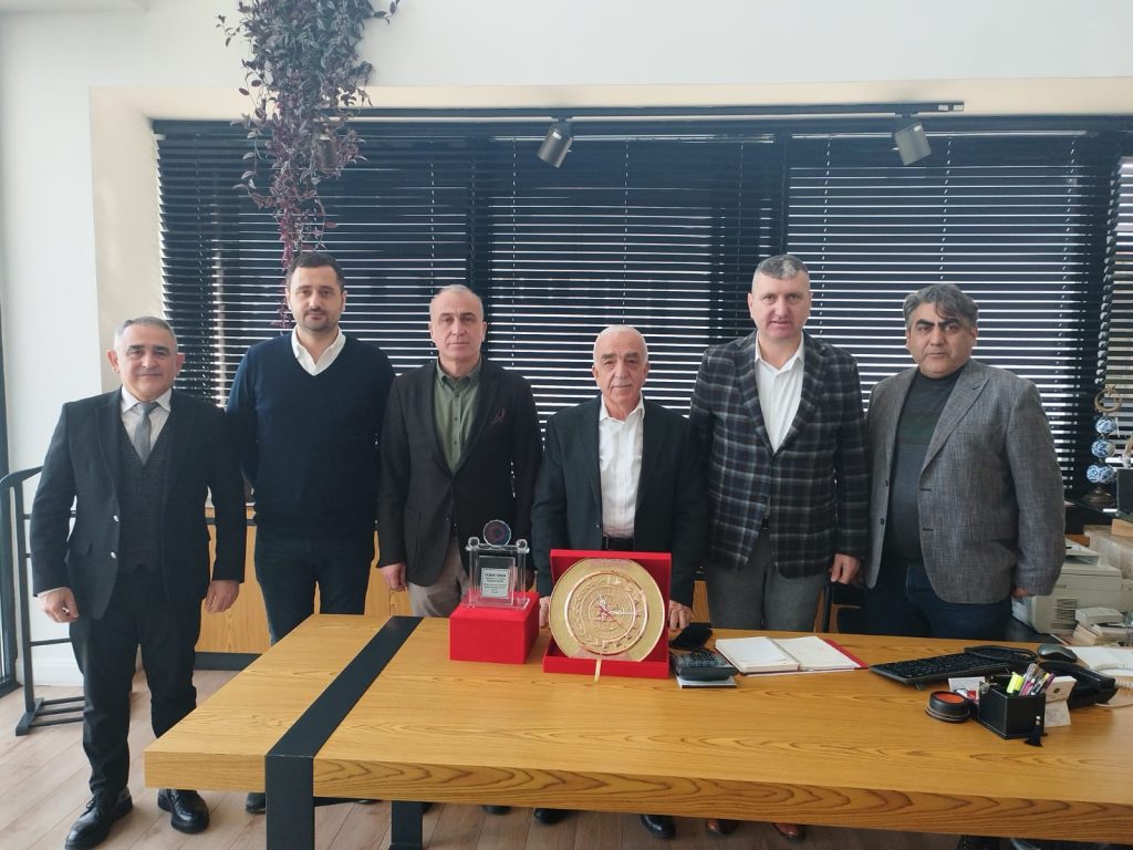 İHRACATÇI FİRMALARA BAŞARI ÖDÜLÜ ak 1