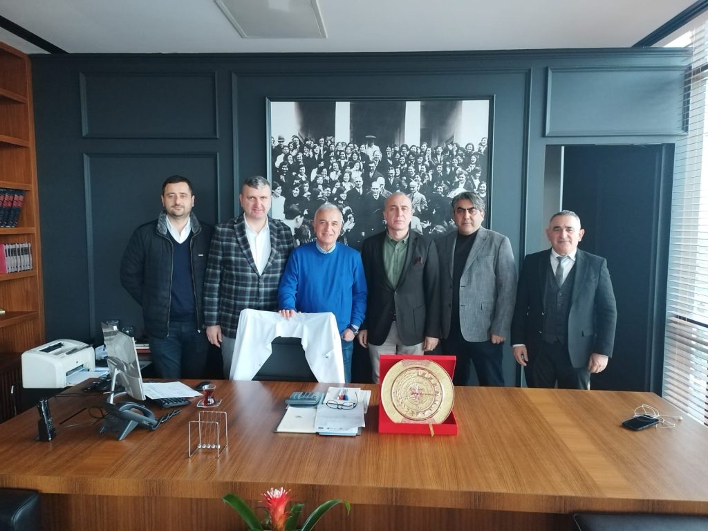 İHRACATÇI FİRMALARA BAŞARI ÖDÜLÜ ak1