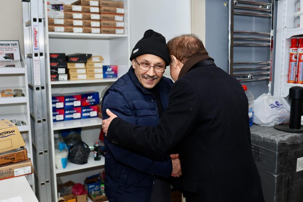 BAŞKAN ARPACIOĞLU ÜNYE'Yİ KARIŞ KARIŞ GEZİYOR ar2