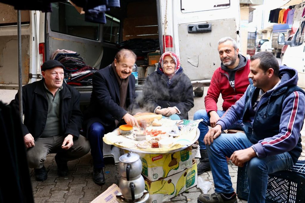 BAŞKAN ARPACIOĞLU ÜNYE'Yİ KARIŞ KARIŞ GEZİYOR ar5