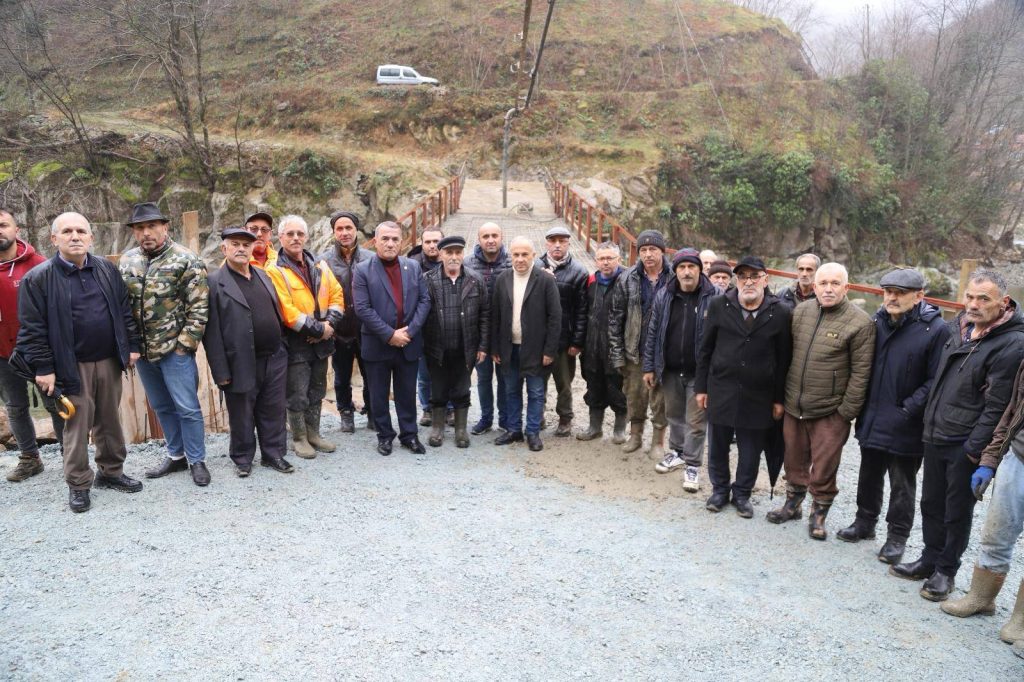 BÜYÜKŞEHİR, 3 MAHALLENİN KÖPRÜ HASRETİNE SON VERDİ bu1