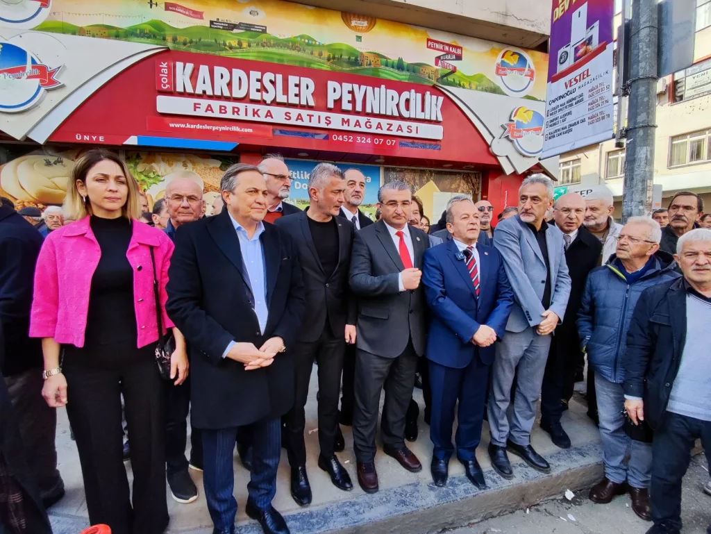"CHP'nin Büyük Buluşması: Ünye'de 31 Mart Seçimleri İçin Coşkulu Ziyaretler" c 4