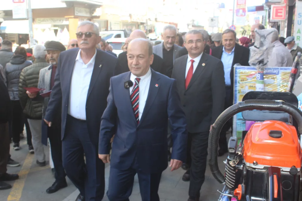 "CHP'nin Büyük Buluşması: Ünye'de 31 Mart Seçimleri İçin Coşkulu Ziyaretler" c9 2