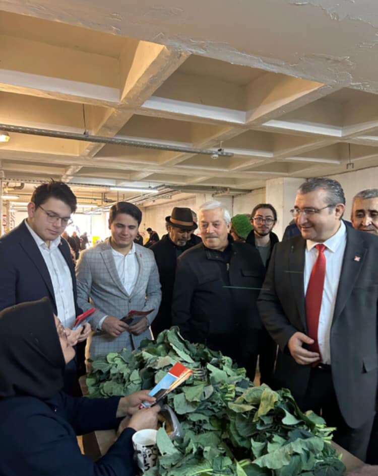 CHP ADAYI ÖZTÜRK'E YOĞUN İLGİ cu10