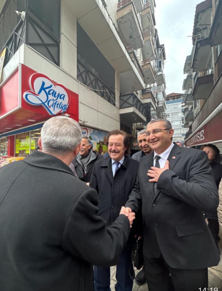 Başkan Öztürk, vatandaşla iç içe cu9
