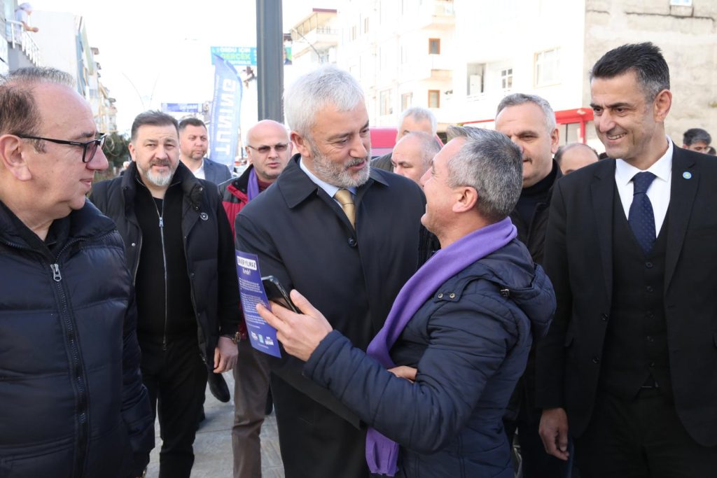 ALTINORDU'NUN ÇÖP SORUNUNU ÇÖZEN ENVER YILMAZ'A DURUGÖL'DE SEVGİ SELİ e 3