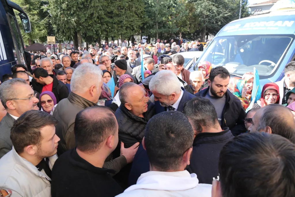 ENVER YILMAZ'DAN FESTİVAL GİBİ MİTİNG e3 6