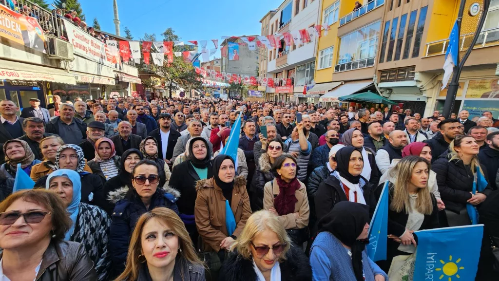 ENVER YILMAZ'DAN FESTİVAL GİBİ MİTİNG e4 6