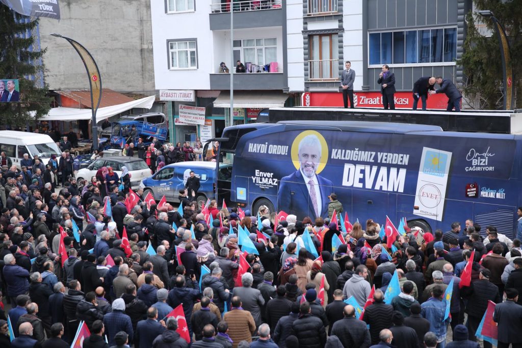 ENVER YILMAZ SEVGİSİ MEYDANLARA SIĞMIYOR en1 5