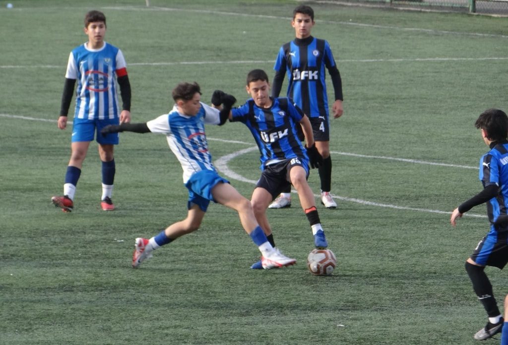 ÜFK İKİ TAKIMLA YARI FİNALDE! f2