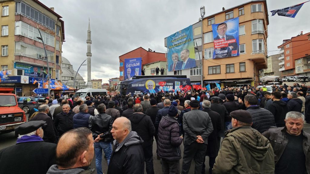 GÜRGENTEPE'DE ENVER YILMAZ COŞKUSU gu