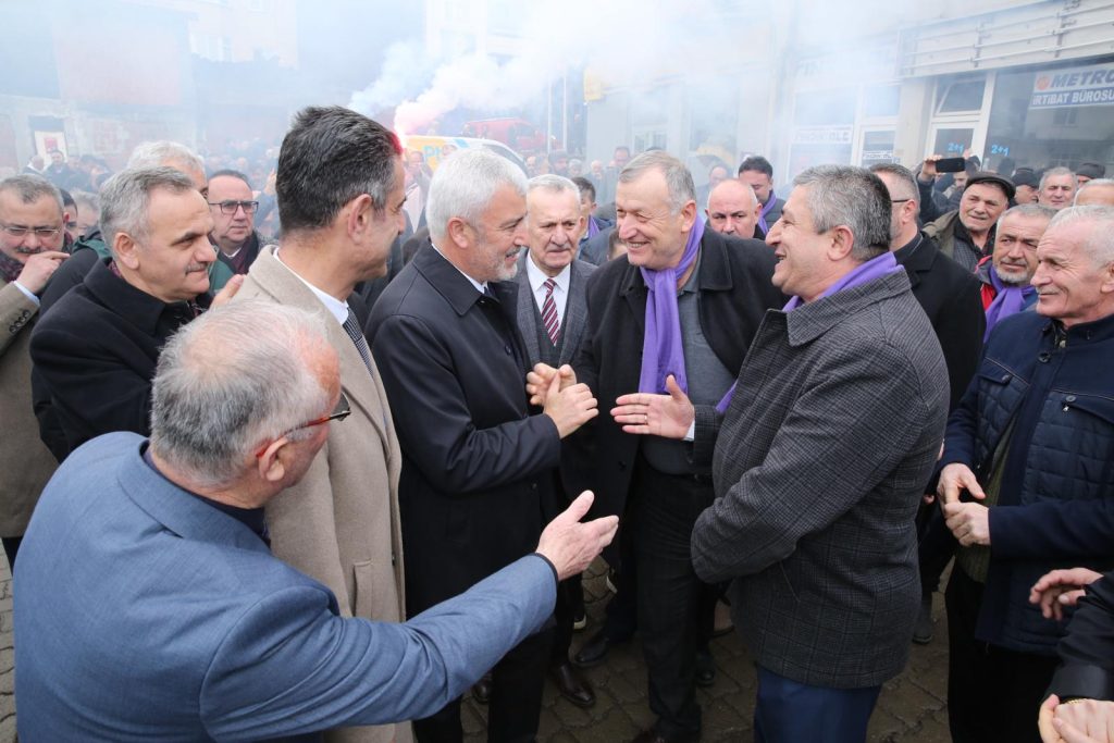 GÜRGENTEPE'DE ENVER YILMAZ COŞKUSU gu4