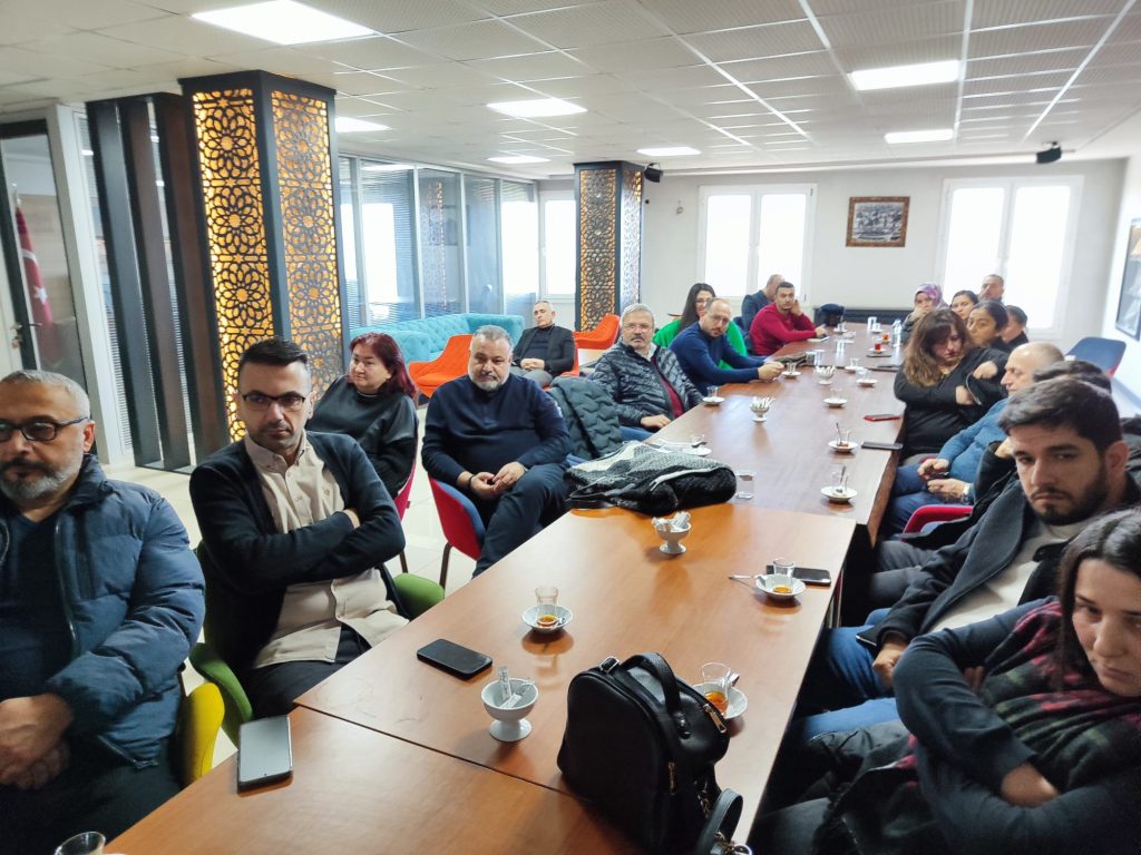 “İŞ DÜNYASI BAKIŞIYLA ENFLASYON DÜZELTMESİ VE GÜNCEL DEĞİŞİKLİKLER” İSİMLİ KONFERANS DÜZENLENDİ is4