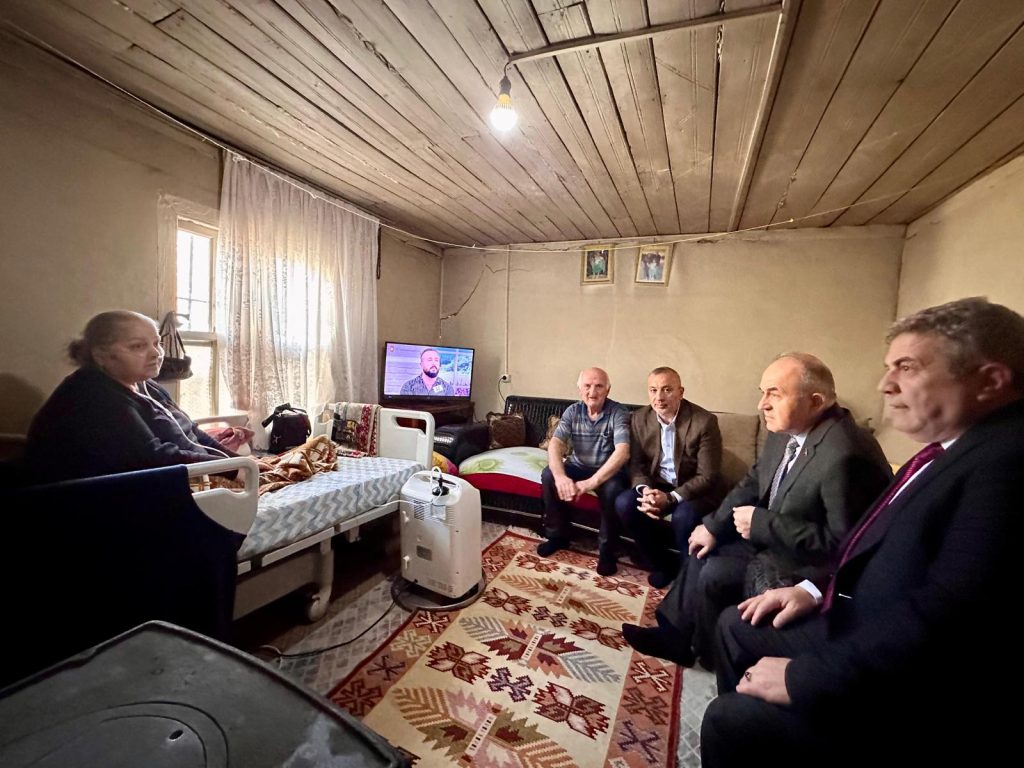 Vali Erol, Hane Ziyaretlerini Sürdürüyor s11 1