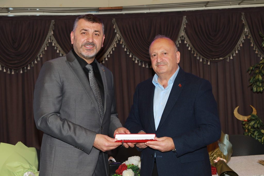 ÜNYE BELEDİYESİ’NDE İŞÇİLER BAYRAM ETTİ s4 8
