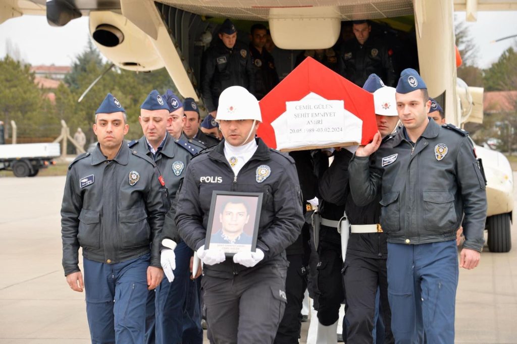 Ünyeli Hava Pilot Albay Levent Öztürk Şehit Oldu sp4