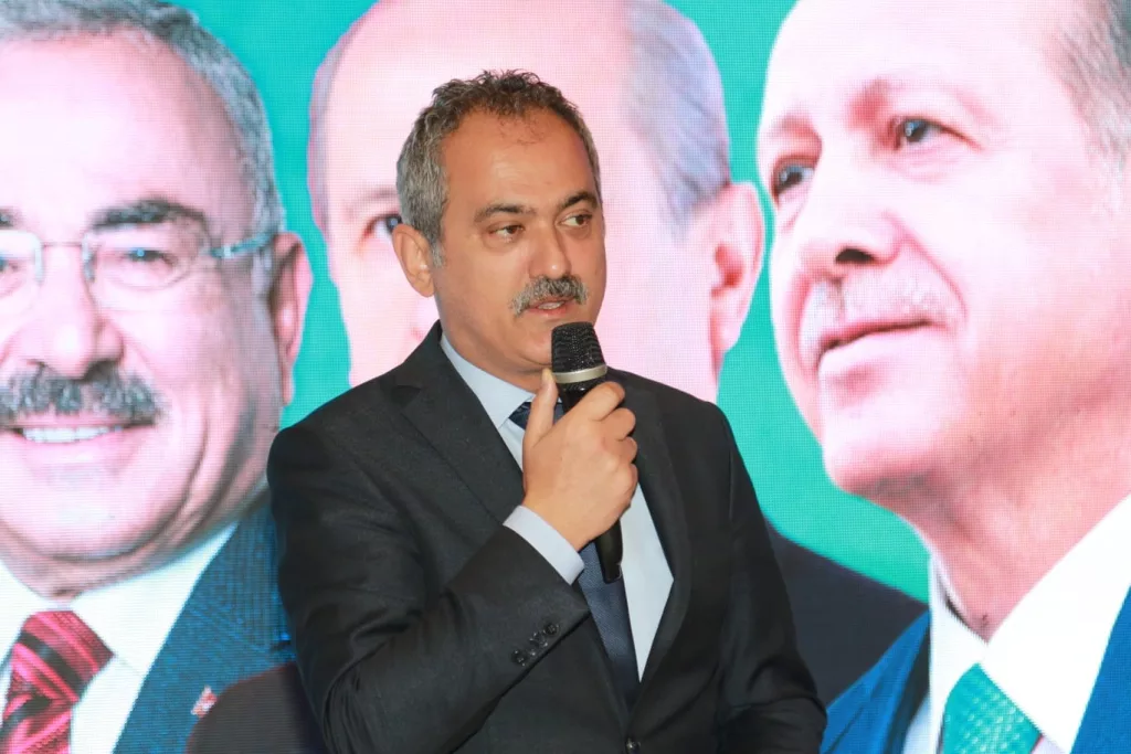 BAŞKAN TAVLI, “ÜNYE YÜZYILI BELEDİYECİLİĞİNE PROJELERİMİZLE HAZIRIZ” 1 2