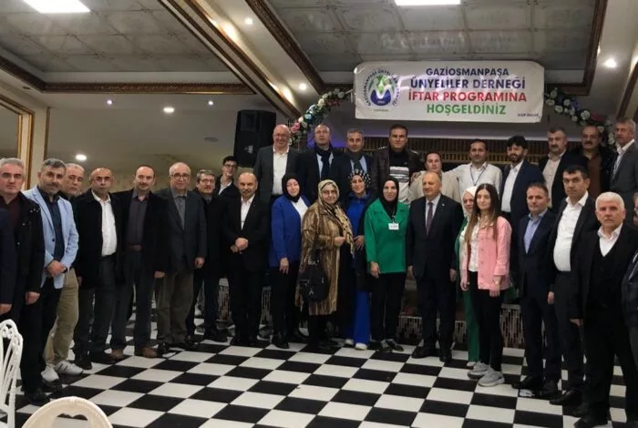 BAŞKAN TAVLI HEMŞEHRİLERİYLE İSTANBUL’DA İFTAR SOFRASINDA BULUŞTU 1 41 jpeg