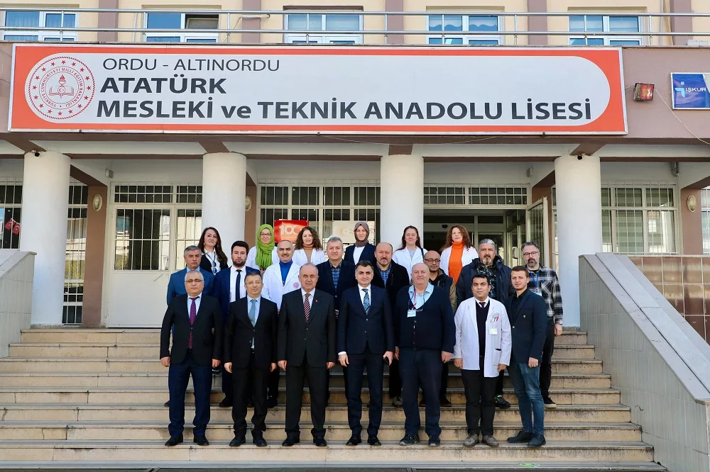 Vali Erol, Atatürk Mesleki ve Teknik Anadolu Lisesi’ni Ziyaret Etti 1 65 jpg