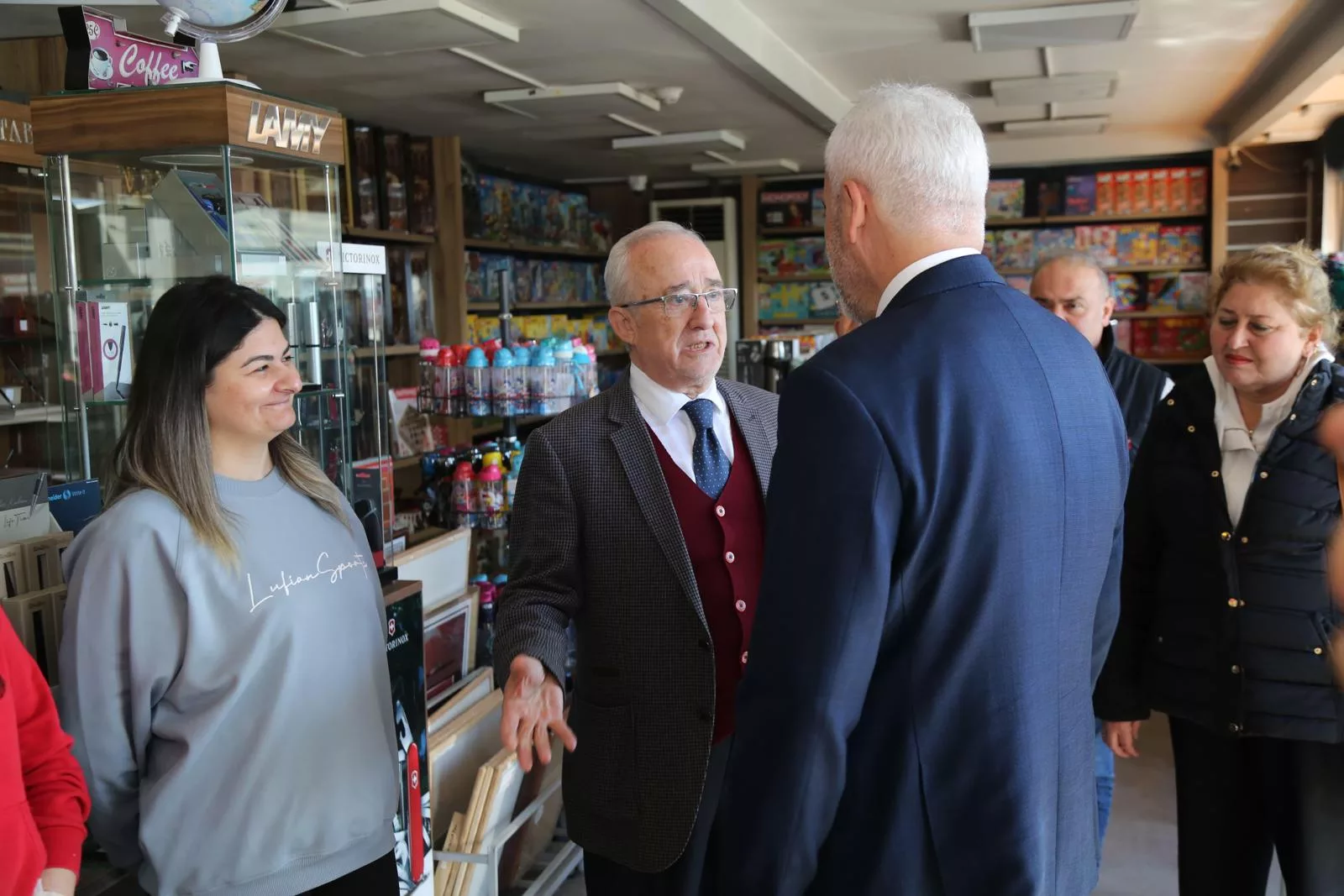 ENVER YILMAZ ENERJİSİ VE DİNAMİKLİĞİ İLE DİKKAT ÇEKİYOR SABAH AKŞAM,