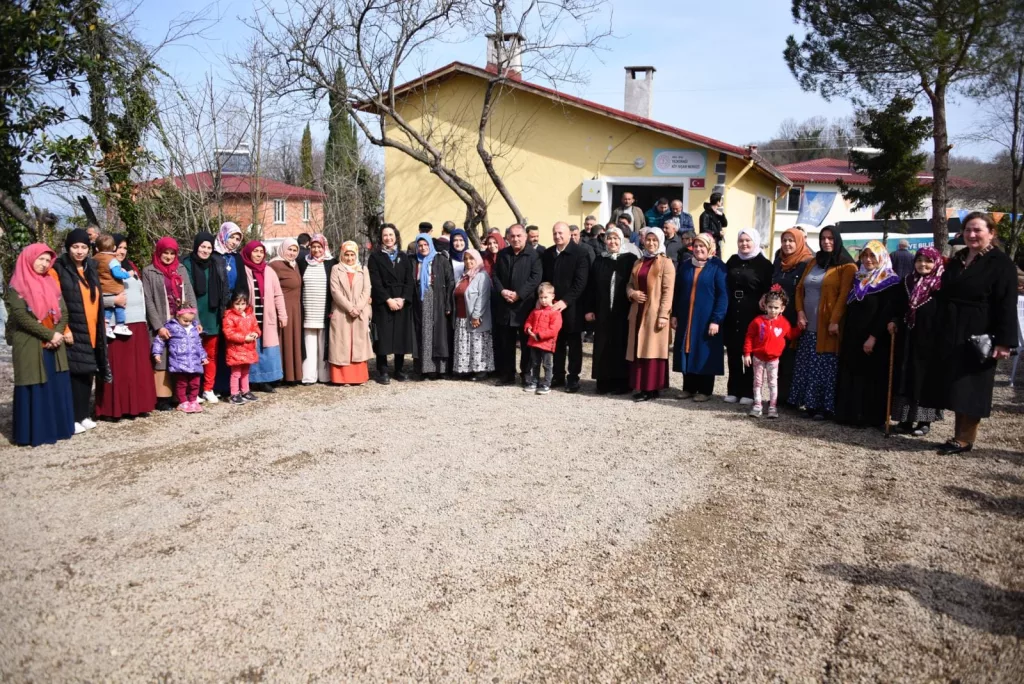BAŞKAN TAVLI, “AK PARTİ ESER VE HİZMET BELEDİYECİLİĞİ YAPIYOR” 10 10