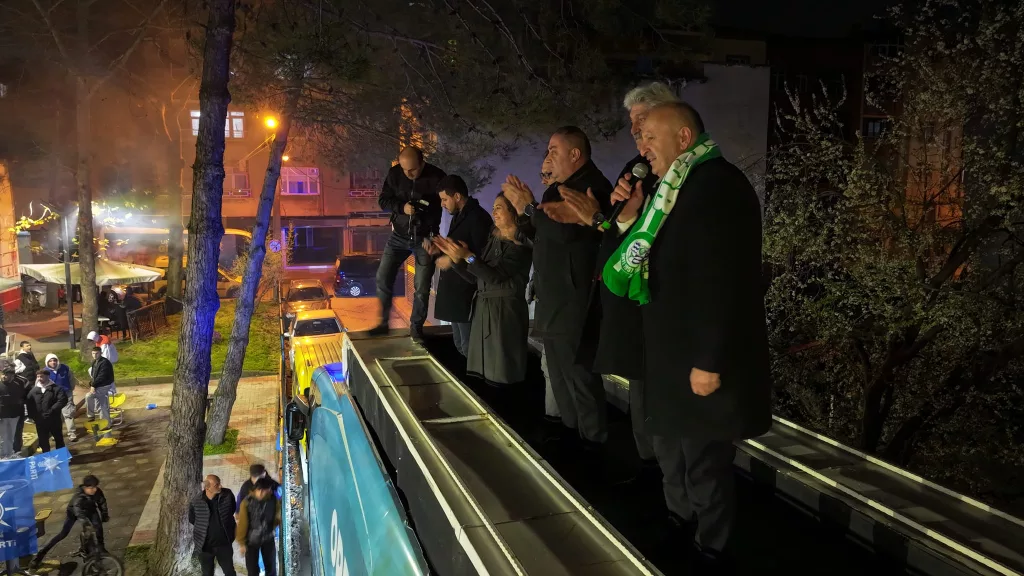 BAŞKAN TAVLI’YA ÇINARLIK VE KALEDERE’DEN GÜÇLÜ DESTEK! 10 22
