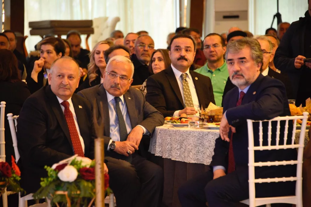 BAŞKAN TAVLI, “ÜNYE YÜZYILI BELEDİYECİLİĞİNE PROJELERİMİZLE HAZIRIZ” 10 3