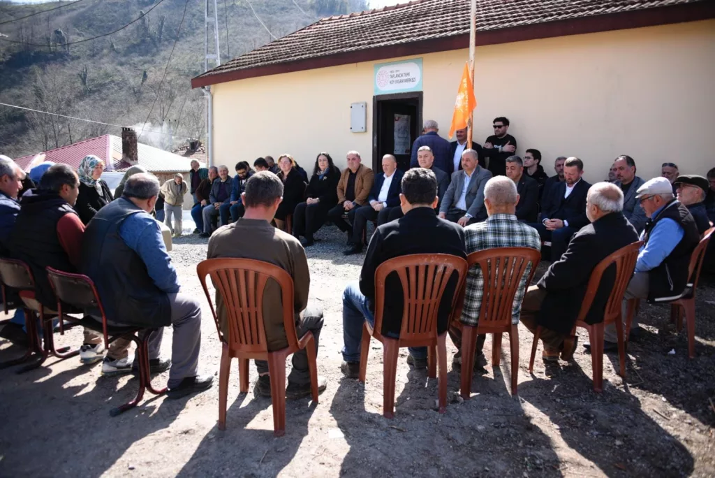 BAŞKAN TAVLI, “AK PARTİ ESER VE HİZMET BELEDİYECİLİĞİ YAPIYOR” 11 12