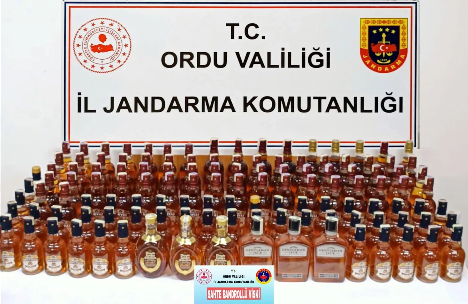Ünye’de gerçekleştirilen operasyonda 58 litre sahte bandrollü viski ele geçirildi.