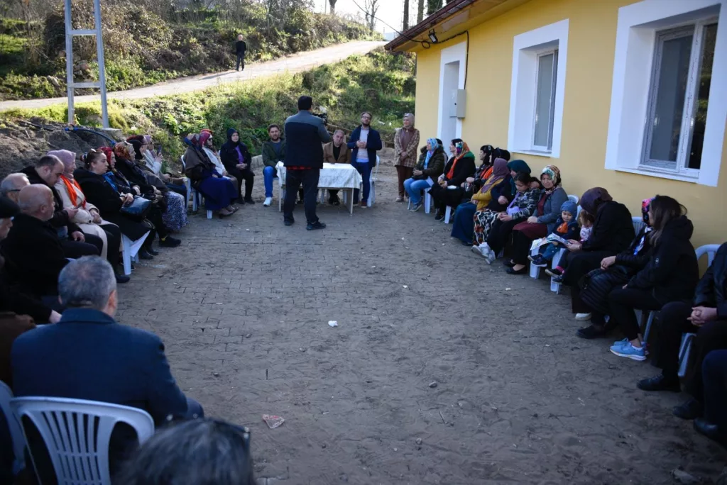 BAŞKAN TAVLI, “AK PARTİ ESER VE HİZMET BELEDİYECİLİĞİ YAPIYOR” 12 8