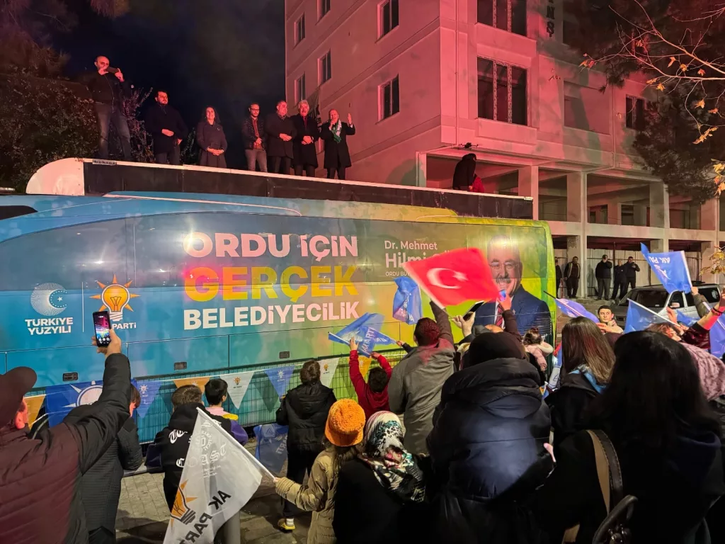 BAŞKAN TAVLI’YA ÇINARLIK VE KALEDERE’DEN GÜÇLÜ DESTEK! 13 13