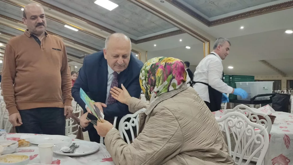 BAŞKAN TAVLI HEMŞEHRİLERİYLE İSTANBUL’DA İFTAR SOFRASINDA BULUŞTU 18 2