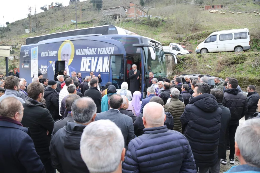 ENVER YILMAZ'A ALTINORDU'NUN MAHALLELERİNDE SEVGİ SELİ 2 41