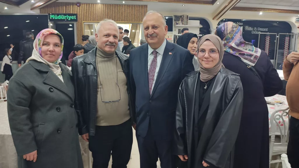 BAŞKAN TAVLI HEMŞEHRİLERİYLE İSTANBUL’DA İFTAR SOFRASINDA BULUŞTU 27