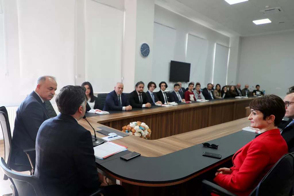 Vali Erol, TÜBİTAK Proje Yarışmalarında Dereceye Giren Öğrencileri Tebrik Etti 3 14