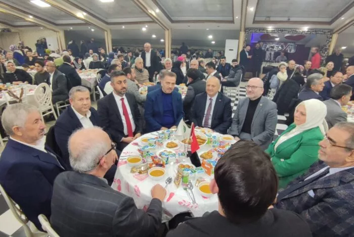 BAŞKAN TAVLI HEMŞEHRİLERİYLE İSTANBUL’DA İFTAR SOFRASINDA BULUŞTU 3 27 jpeg