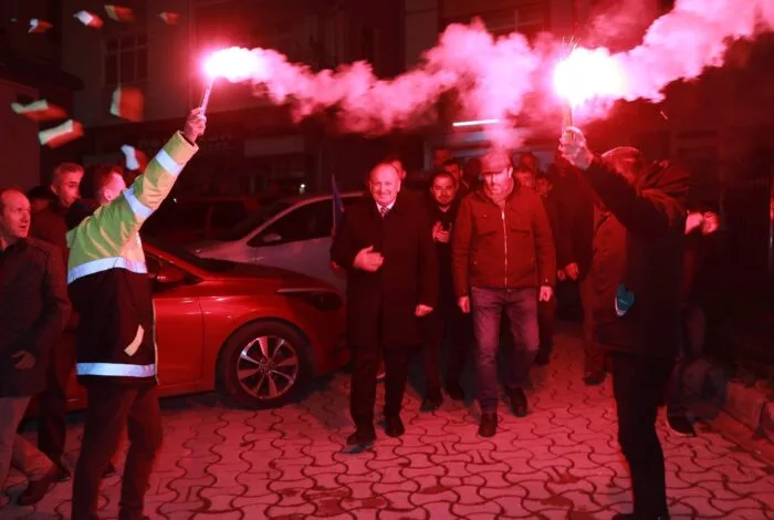 BAŞKAN TAVLI’YA ÇINARLIK VE KALEDERE’DEN GÜÇLÜ DESTEK! 3 56 jpg