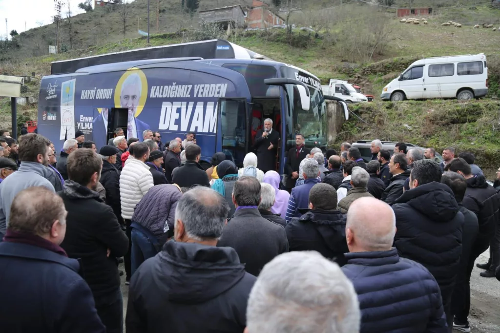 ENVER YILMAZ'A ALTINORDU'NUN MAHALLELERİNDE SEVGİ SELİ 4 36