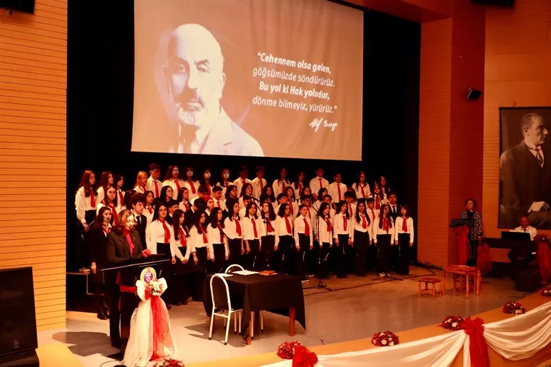 İstiklal Marşı’nın Kabulü ve Mehmet Akif Ersoy’u Anma Programı Yapıldı 6 11 jpg