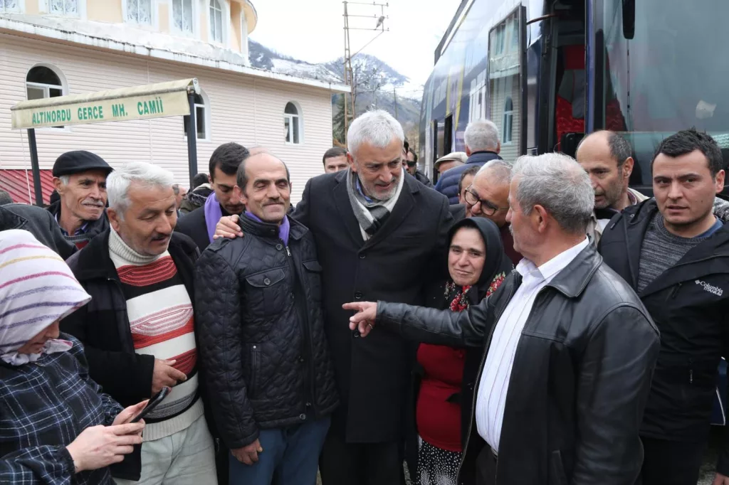 ENVER YILMAZ'A ALTINORDU'NUN MAHALLELERİNDE SEVGİ SELİ 6 28