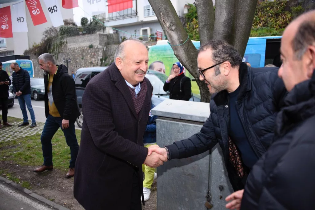 MUHTAR ÖZDEMİR, “BAŞKANIMIZ BURUNUCU MAHALLESİ’NİN FOTOĞRAFINI DEĞİŞTİRDİ” 6 4
