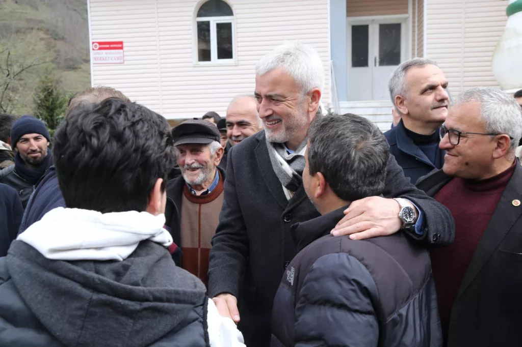ENVER YILMAZ'A ALTINORDU'NUN MAHALLELERİNDE SEVGİ SELİ 7 27