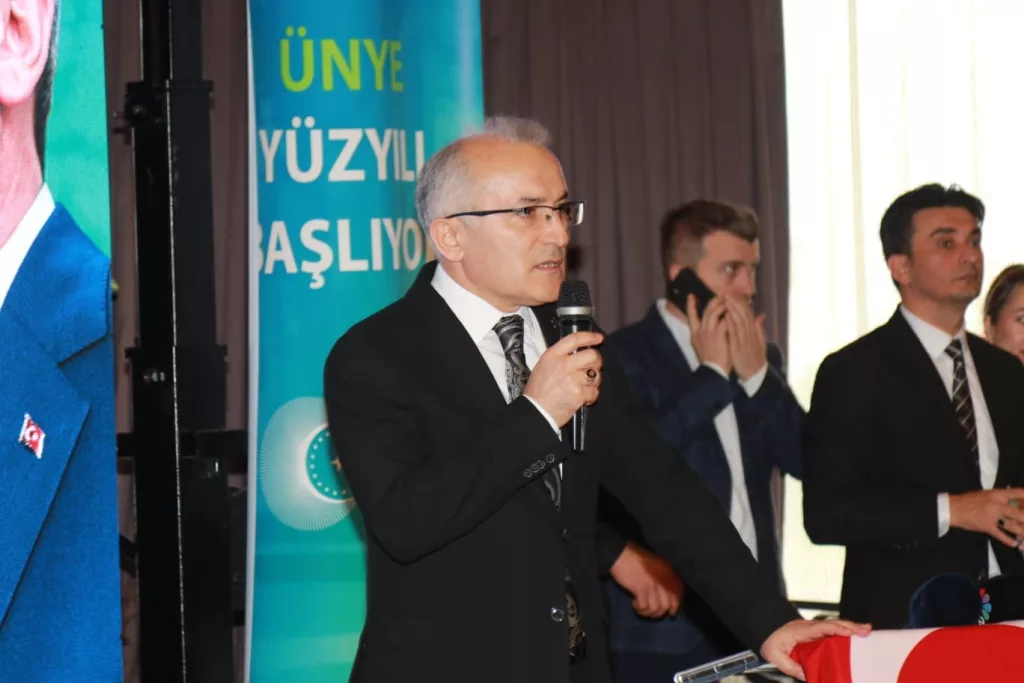 BAŞKAN TAVLI, “ÜNYE YÜZYILI BELEDİYECİLİĞİNE PROJELERİMİZLE HAZIRIZ” 7 3