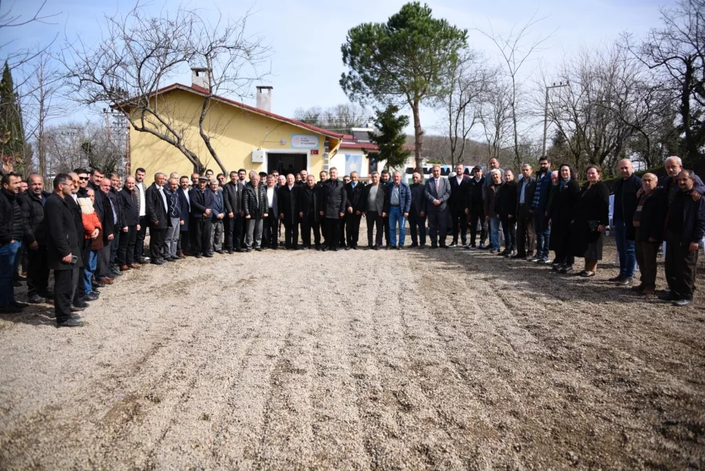 BAŞKAN TAVLI, “AK PARTİ ESER VE HİZMET BELEDİYECİLİĞİ YAPIYOR” 8 12