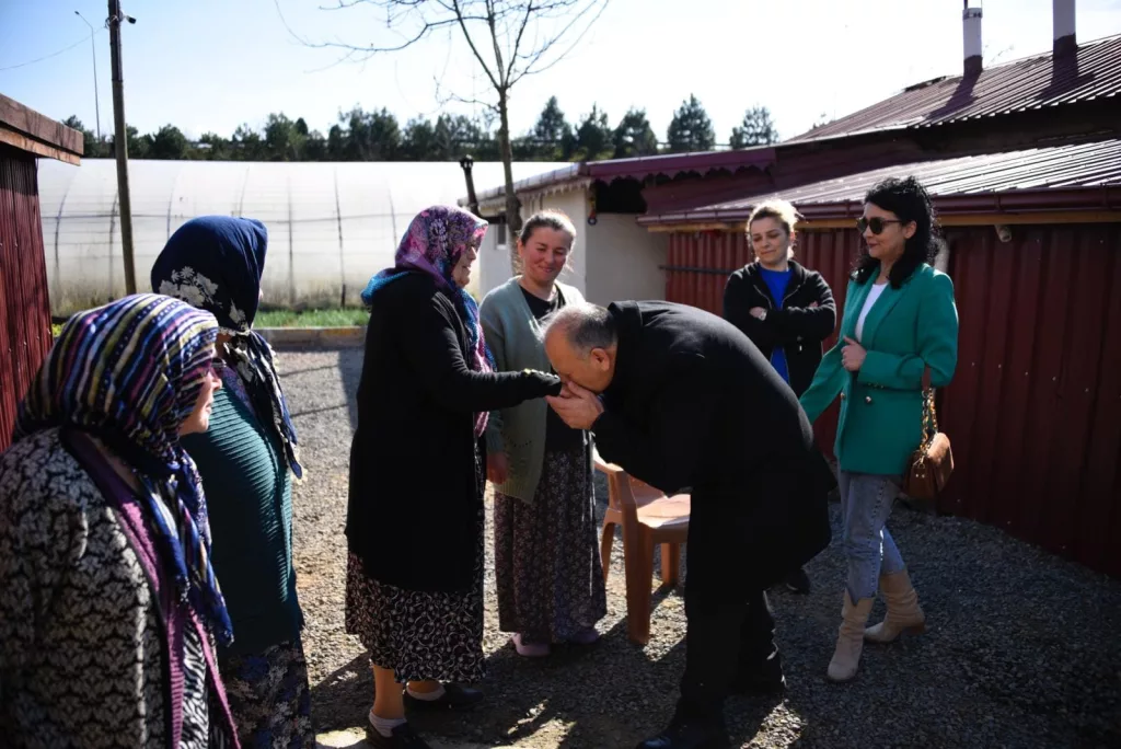 BAŞKAN TAVLI, “ÜNYE’MİZİN GİRİŞİ ÇÖP DAĞINDAN KURTULDU” 8 7