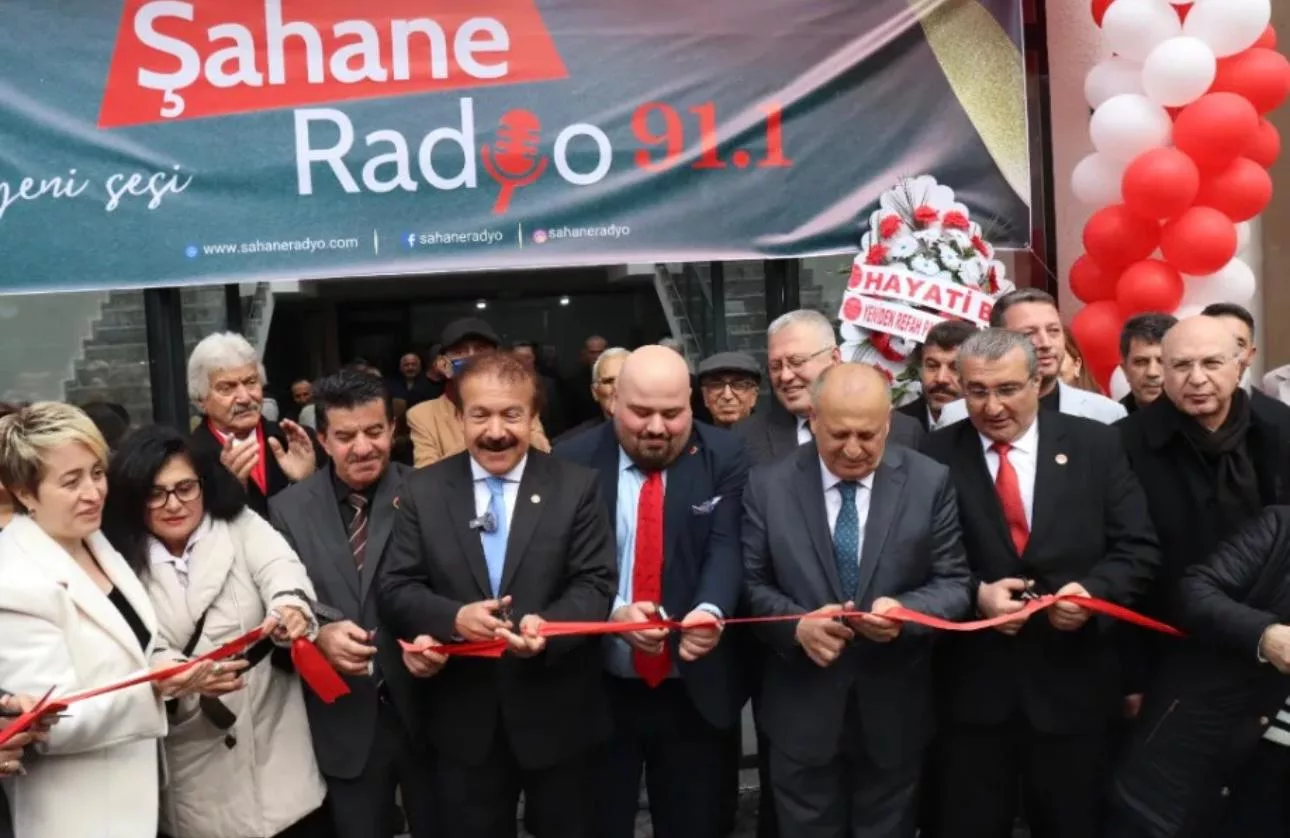 Kentin yeni sesi sloganıyla yayın hayatına başlayan 91.1 frekansından dinleyenlerle
