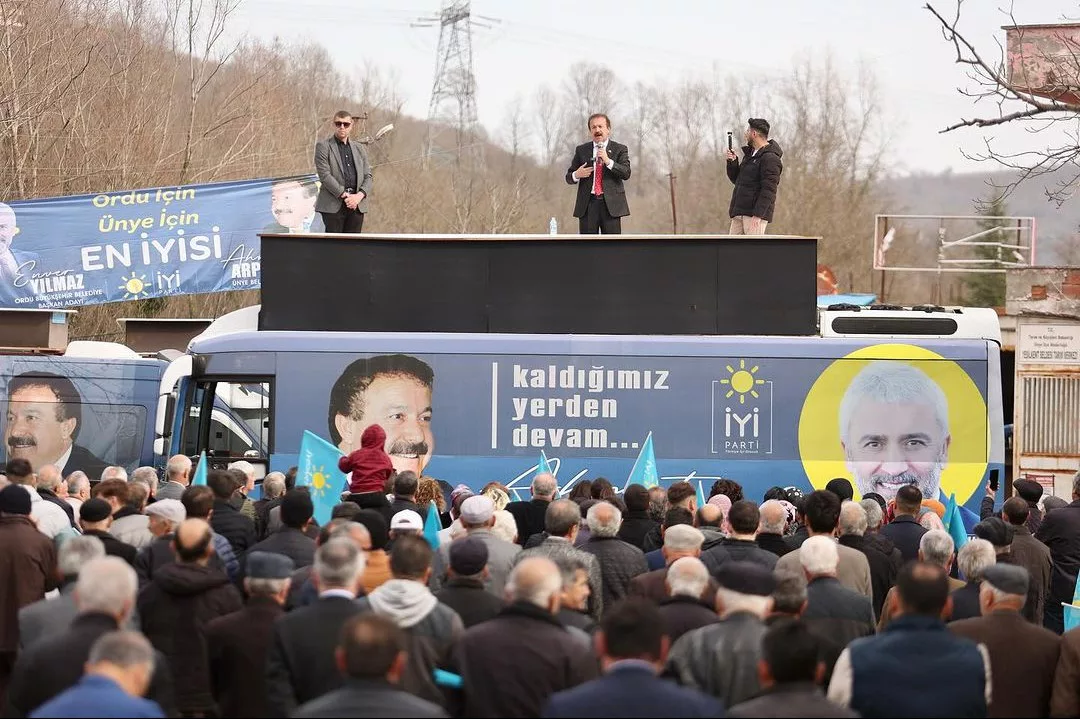 ANA KUCAĞINDA, BABA OCAĞINDAYIZ, YEŞİLKENT’TEYİZ SARILMAYA HASRET KALMIŞIZ Bugün burada,